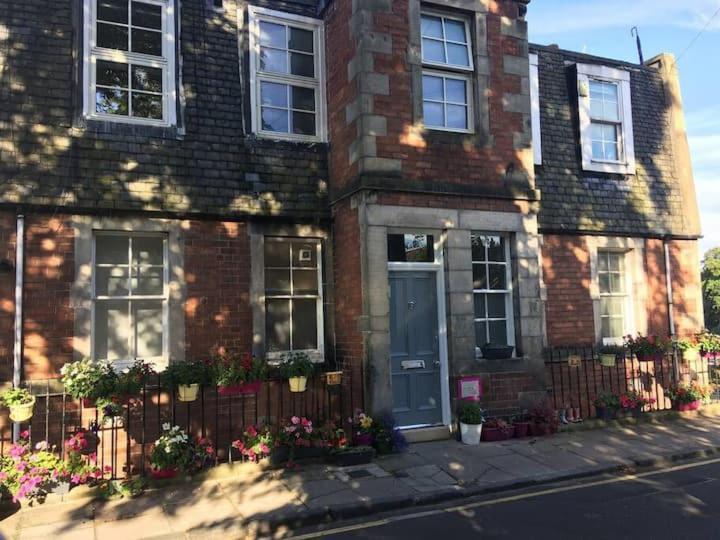 Beautiful Scandi-Inspired One Bed In Stockbridge Эдинбург Экстерьер фото